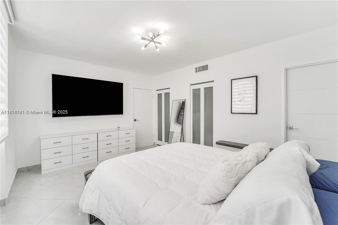 En Venta: $410,000 (2 camas, 2 baños, 990 Pies cuadrados)