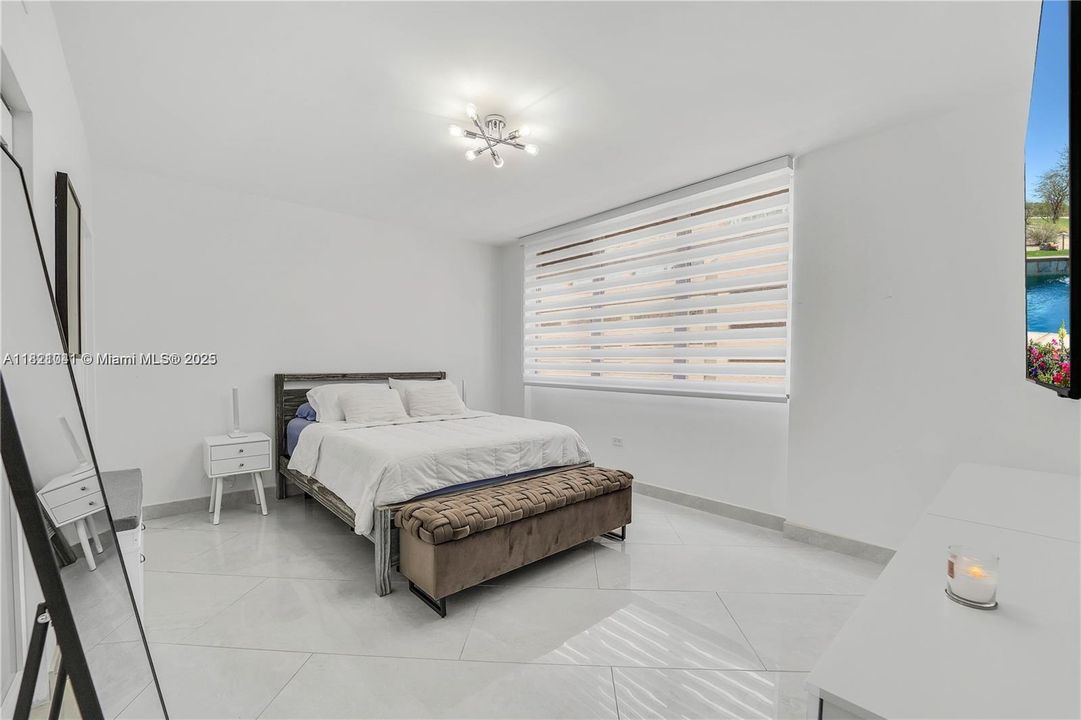 En Venta: $410,000 (2 camas, 2 baños, 990 Pies cuadrados)