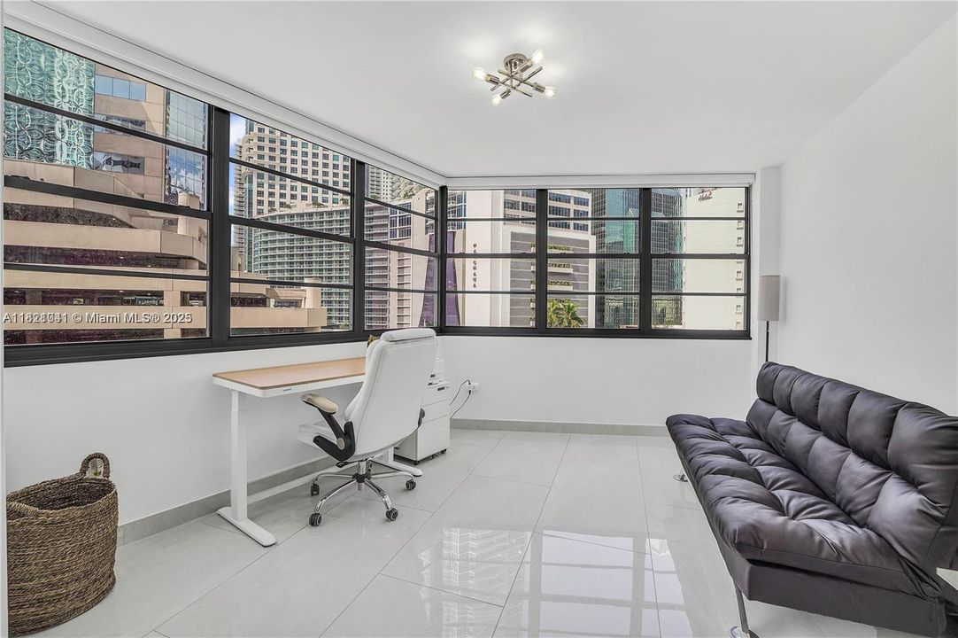 En Venta: $410,000 (2 camas, 2 baños, 990 Pies cuadrados)