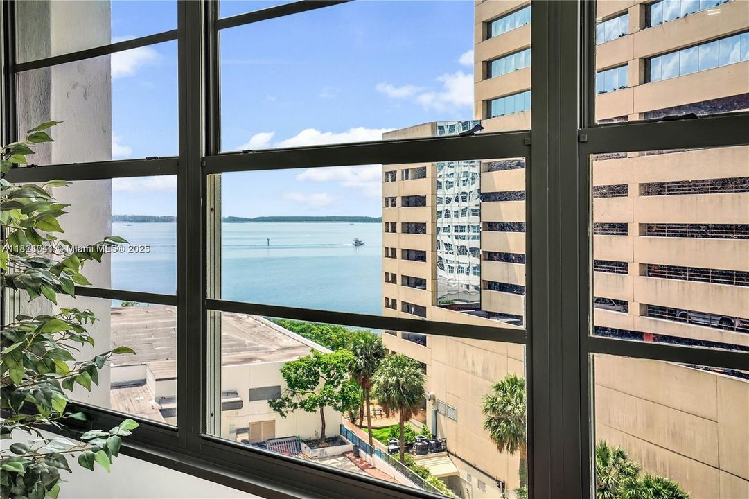 En Venta: $410,000 (2 camas, 2 baños, 990 Pies cuadrados)