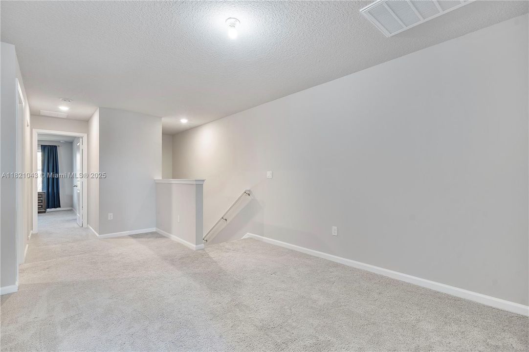 For Sale: $475,000 (3 beds, 2 baths, 1758 Square Feet)