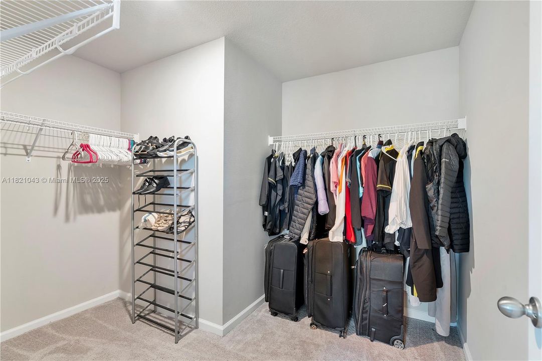 For Sale: $475,000 (3 beds, 2 baths, 1758 Square Feet)