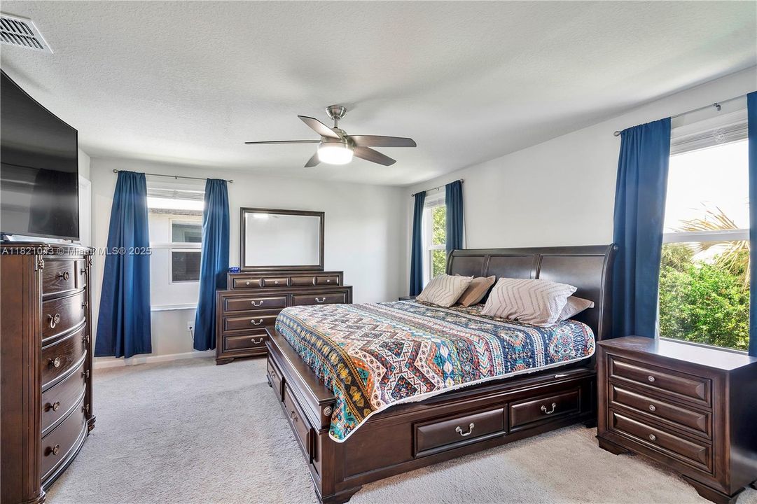 For Sale: $475,000 (3 beds, 2 baths, 1758 Square Feet)