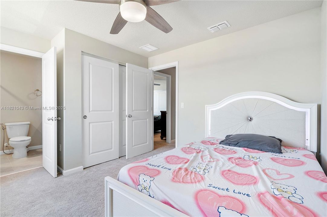 For Sale: $475,000 (3 beds, 2 baths, 1758 Square Feet)