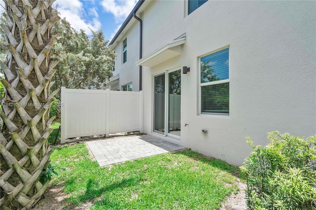 For Sale: $475,000 (3 beds, 2 baths, 1758 Square Feet)