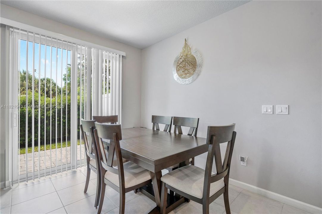 For Sale: $475,000 (3 beds, 2 baths, 1758 Square Feet)