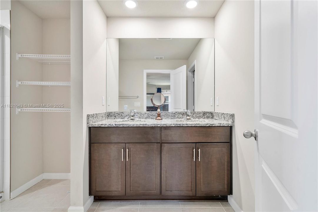 For Sale: $475,000 (3 beds, 2 baths, 1758 Square Feet)