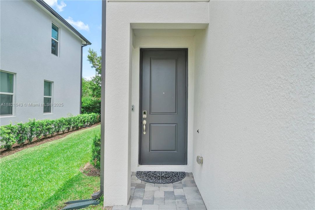 For Sale: $475,000 (3 beds, 2 baths, 1758 Square Feet)