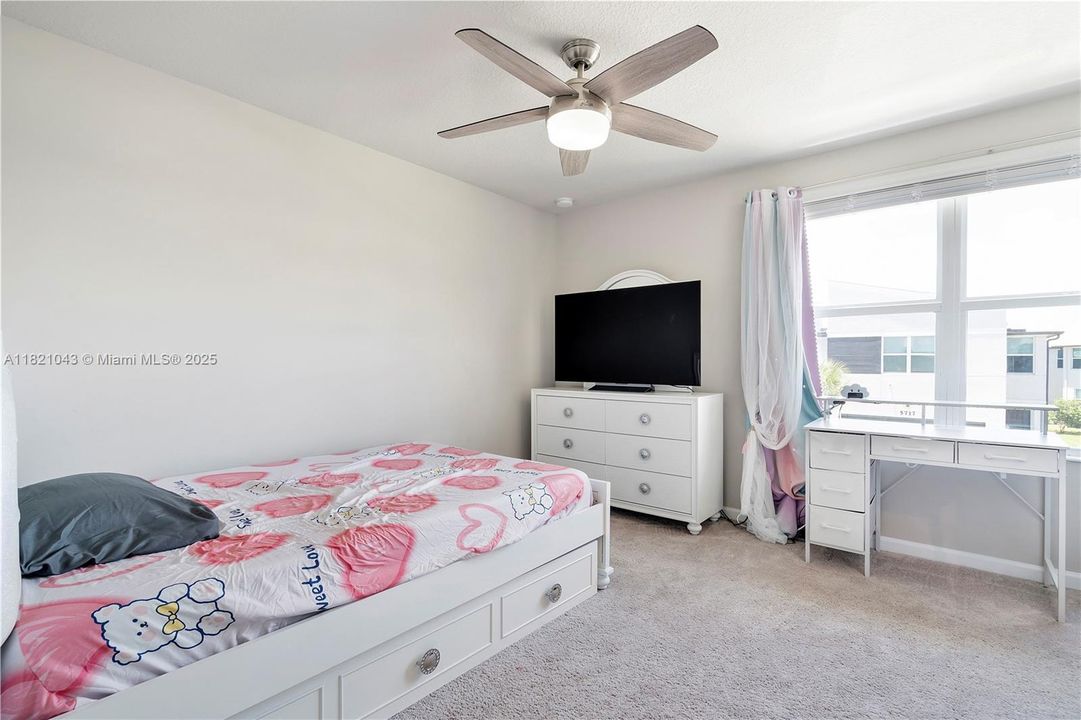 For Sale: $475,000 (3 beds, 2 baths, 1758 Square Feet)