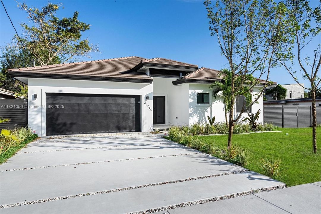 Active With Contract: $799,000 (4 beds, 3 baths, 2095 Square Feet)