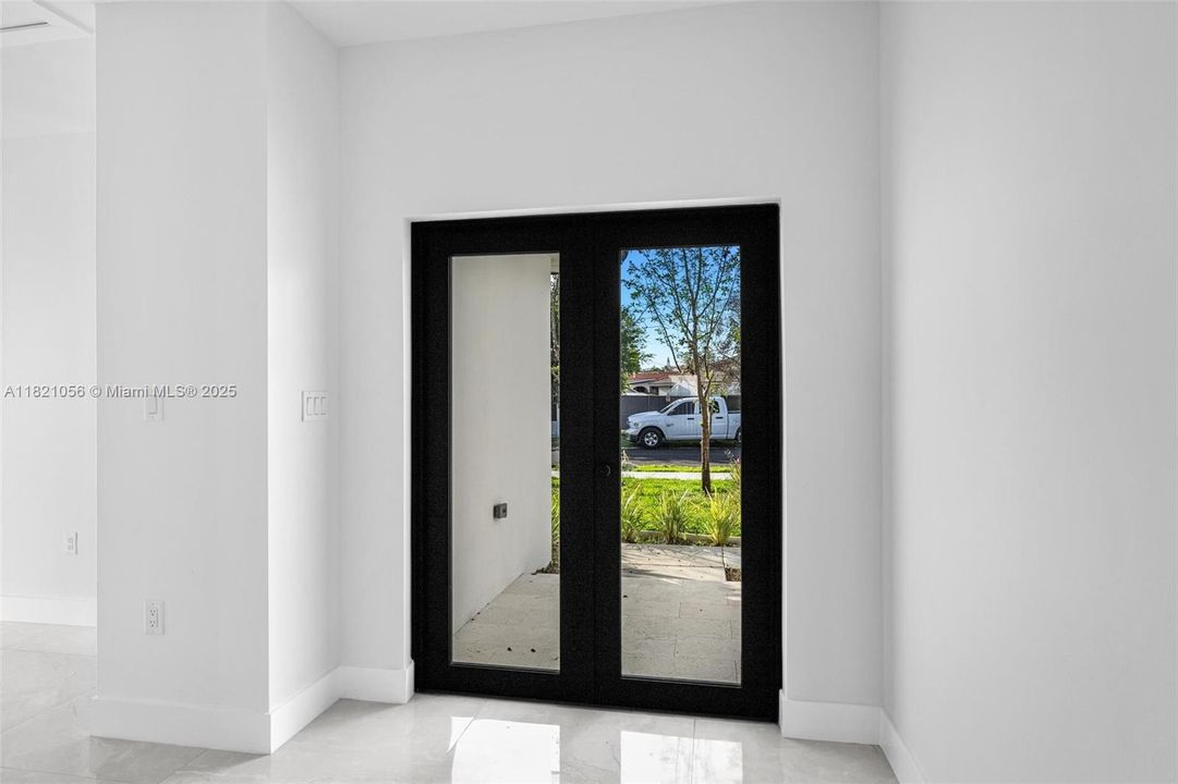 Active With Contract: $799,000 (4 beds, 3 baths, 2095 Square Feet)