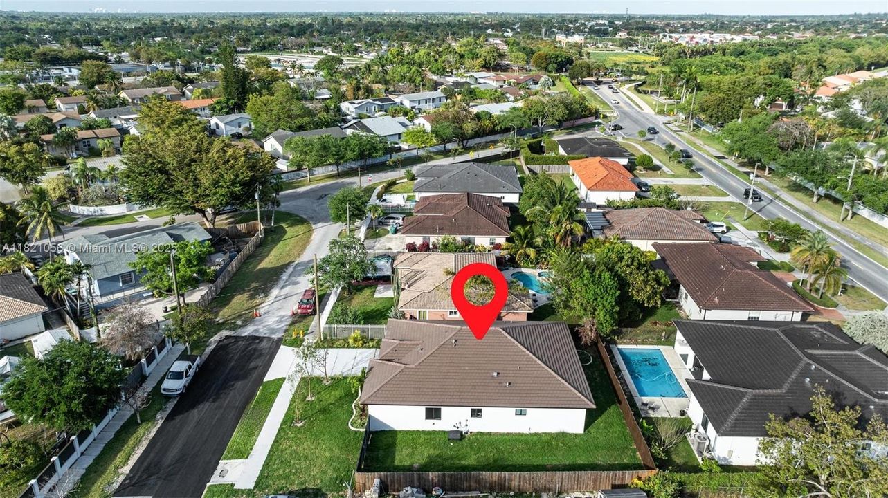 Active With Contract: $799,000 (4 beds, 3 baths, 2095 Square Feet)