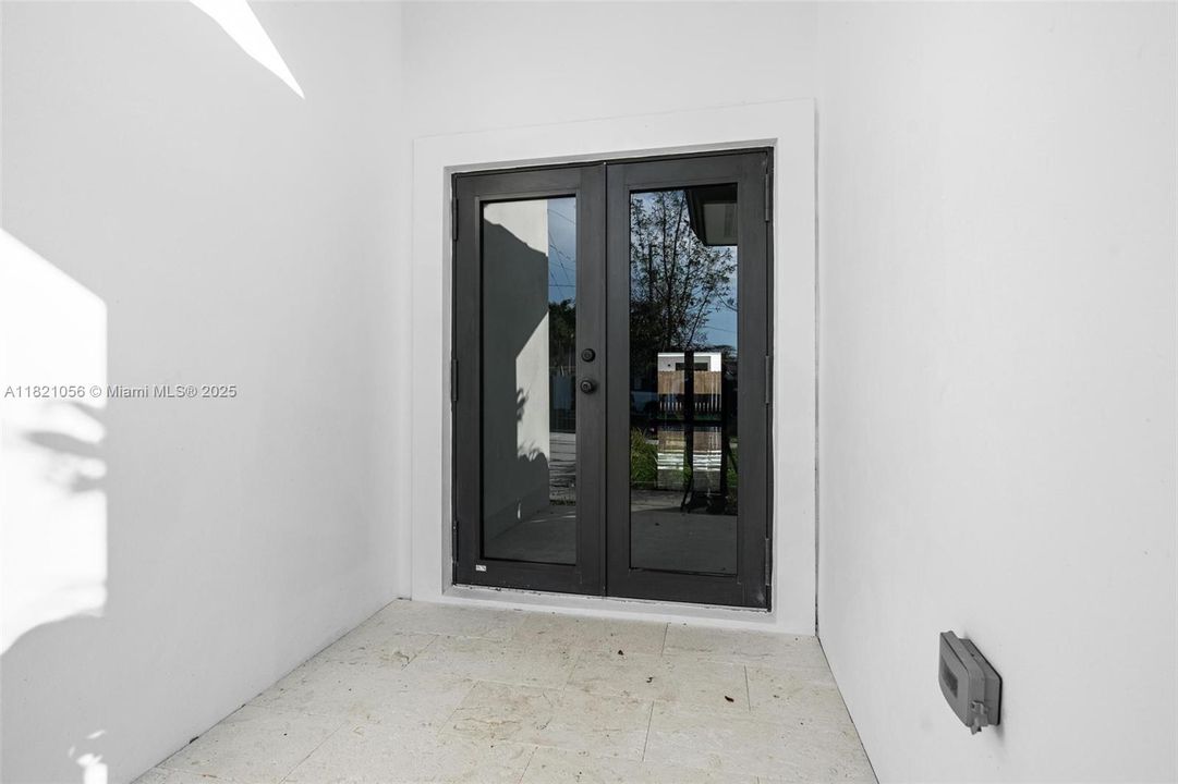 Active With Contract: $799,000 (4 beds, 3 baths, 2095 Square Feet)