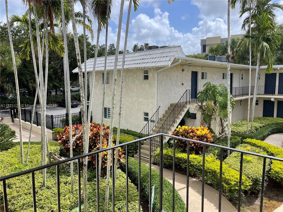 Recently Sold: $250,000 (1 beds, 1 baths, 578 Square Feet)