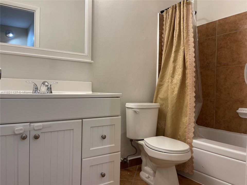 Recently Sold: $250,000 (1 beds, 1 baths, 578 Square Feet)