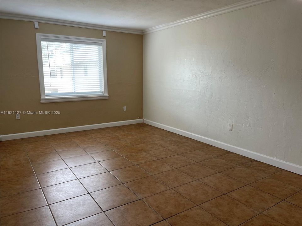 Recently Sold: $250,000 (1 beds, 1 baths, 578 Square Feet)