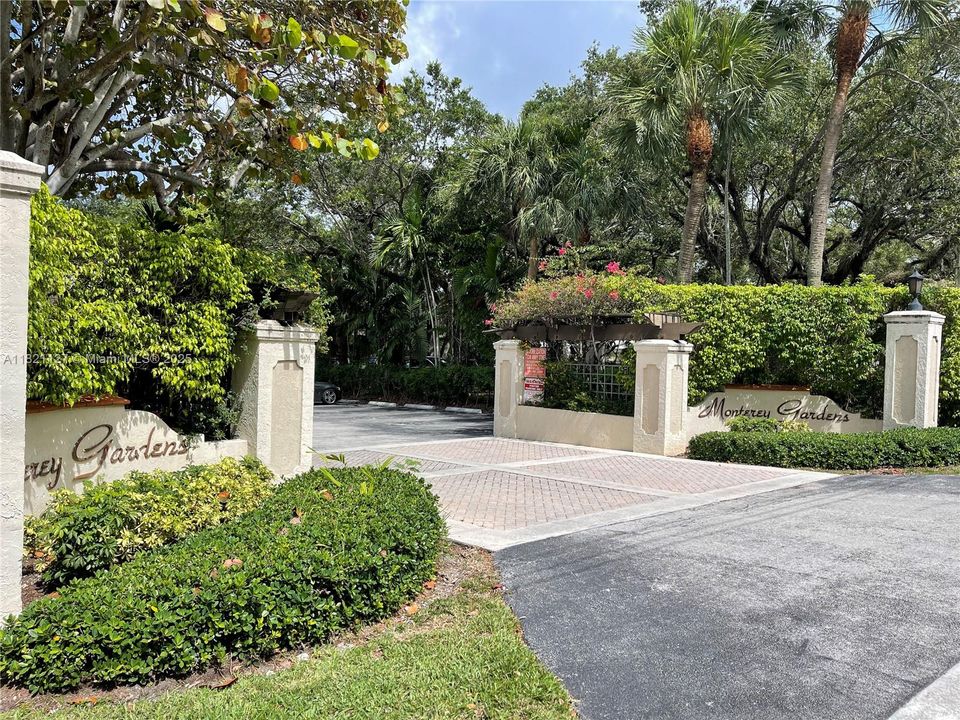 Recently Sold: $250,000 (1 beds, 1 baths, 578 Square Feet)