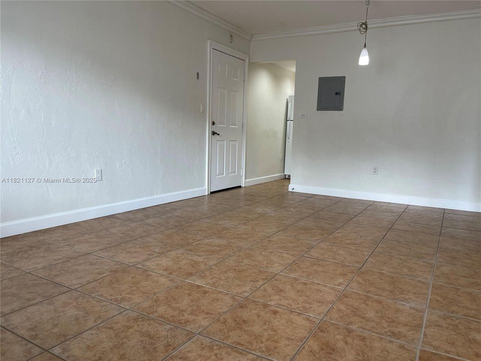 Recently Sold: $250,000 (1 beds, 1 baths, 578 Square Feet)