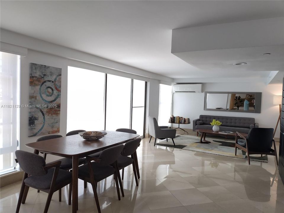 For Sale: $915,000 (2 beds, 2 baths, 1311 Square Feet)