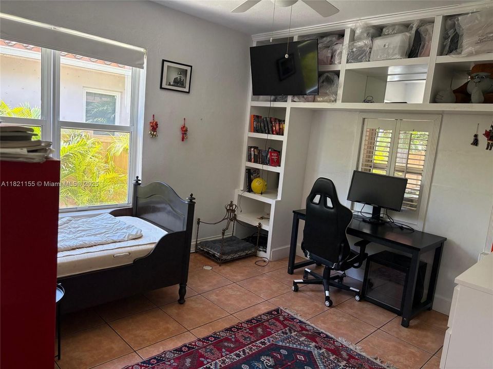 For Sale: $2,650,000 (5 beds, 3 baths, 2263 Square Feet)