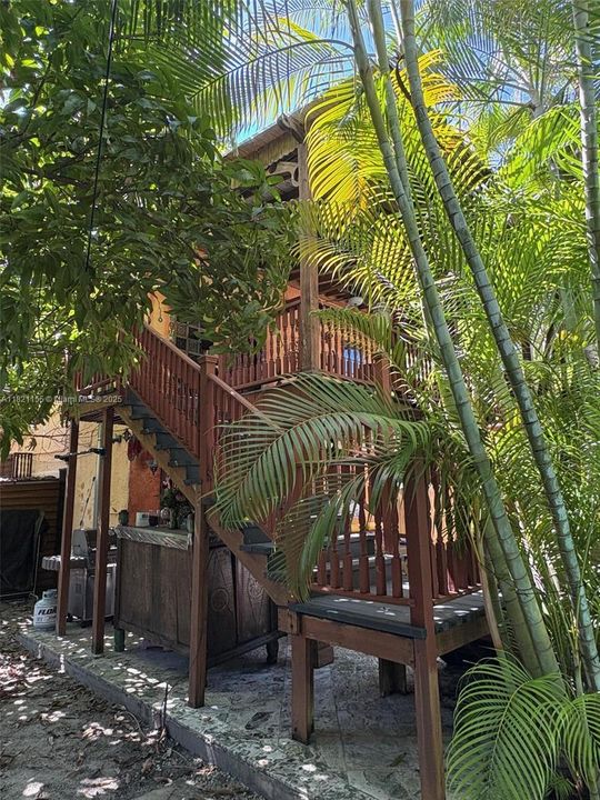 For Sale: $2,650,000 (5 beds, 3 baths, 2263 Square Feet)