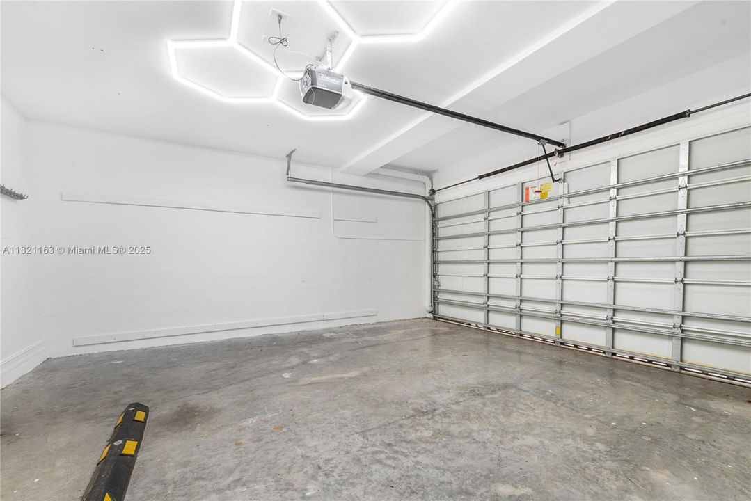 Recently Sold: $635,000 (3 beds, 2 baths, 2017 Square Feet)