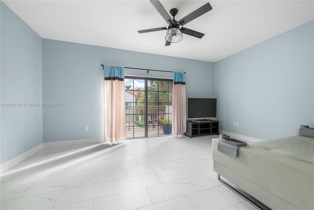 Recently Sold: $635,000 (3 beds, 2 baths, 2017 Square Feet)