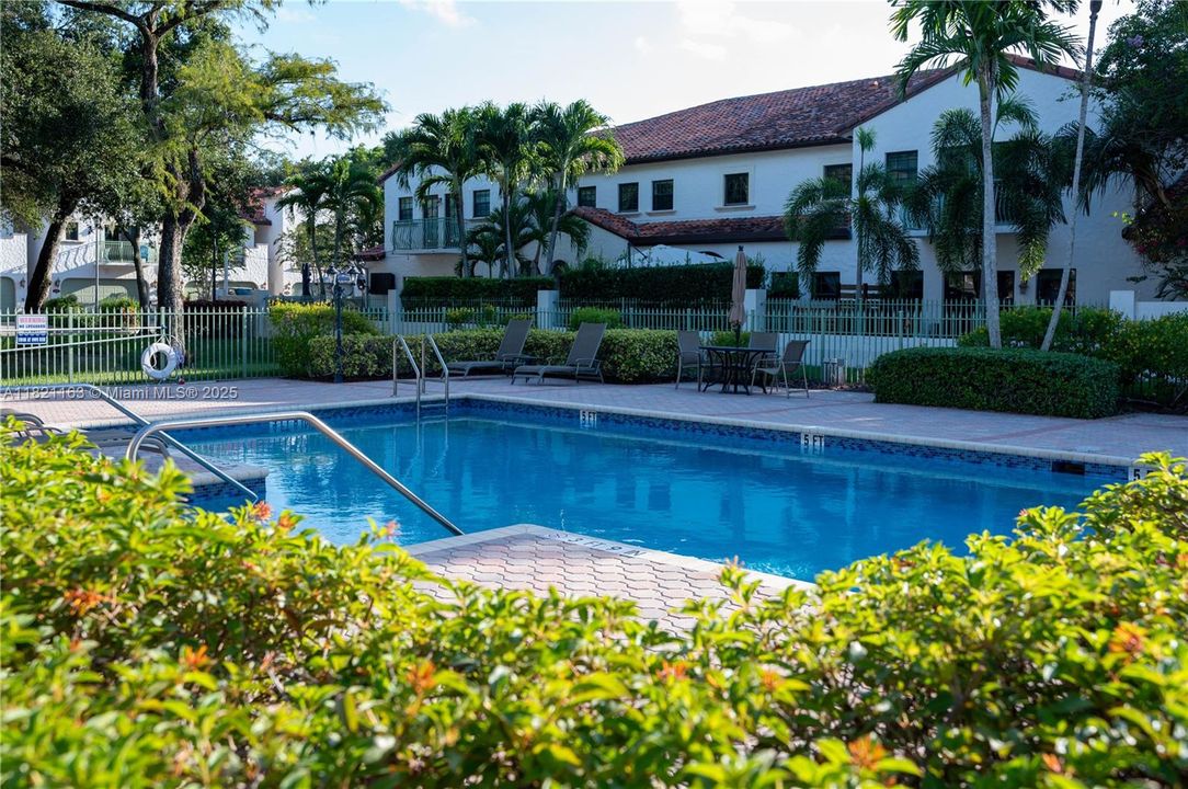 Recently Sold: $635,000 (3 beds, 2 baths, 2017 Square Feet)