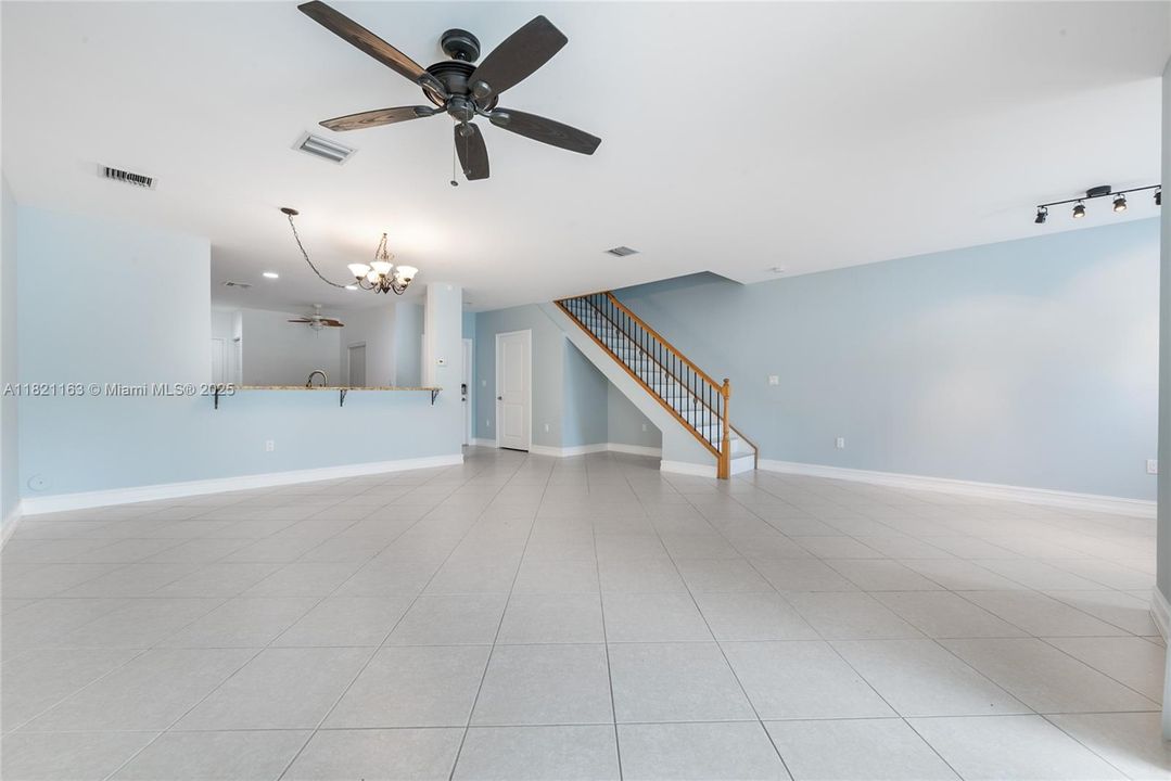 Recently Sold: $635,000 (3 beds, 2 baths, 2017 Square Feet)