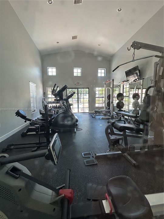 Recently Sold: $635,000 (3 beds, 2 baths, 2017 Square Feet)