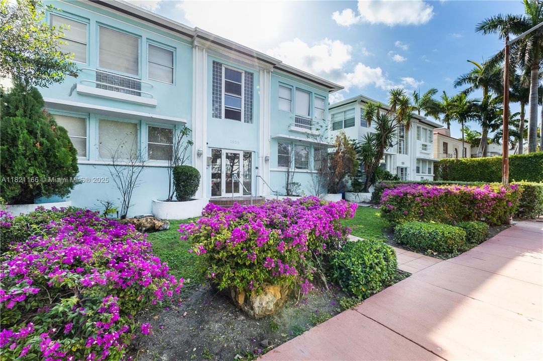 最近售出: $179,500 (1 贝兹, 1 浴室, 428 平方英尺)