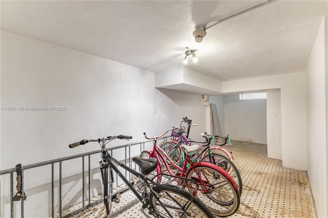 最近售出: $179,500 (1 贝兹, 1 浴室, 428 平方英尺)