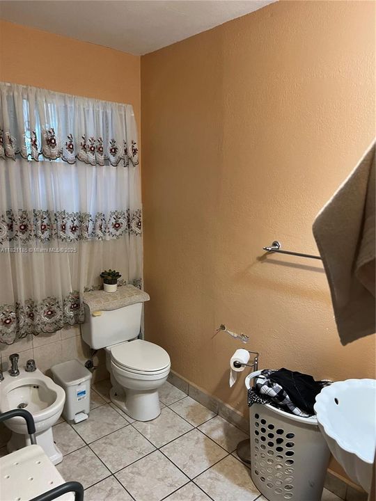 Activo con contrato: $569,000 (3 camas, 2 baños, 2066 Pies cuadrados)