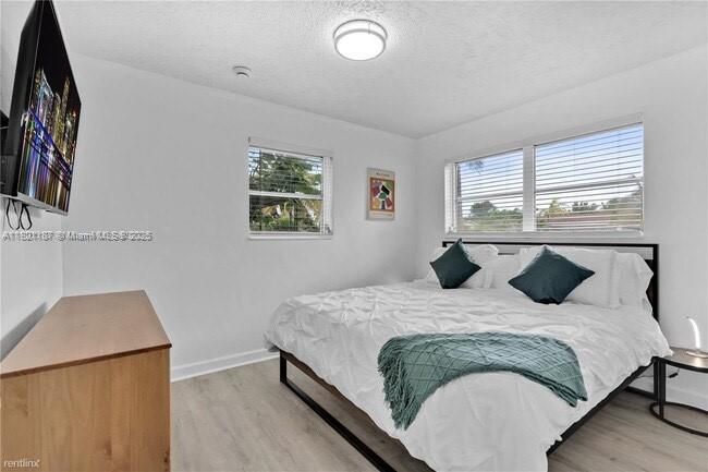 Recently Rented: $4,000 (4 beds, 2 baths, 1401 Square Feet)