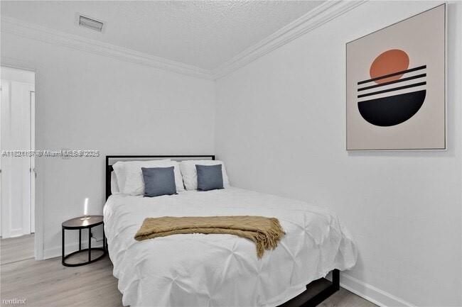 Recently Rented: $4,000 (4 beds, 2 baths, 1401 Square Feet)