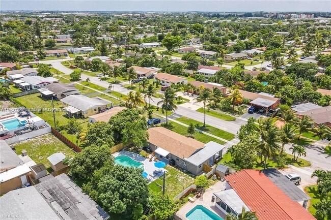 Recently Rented: $4,000 (4 beds, 2 baths, 1401 Square Feet)