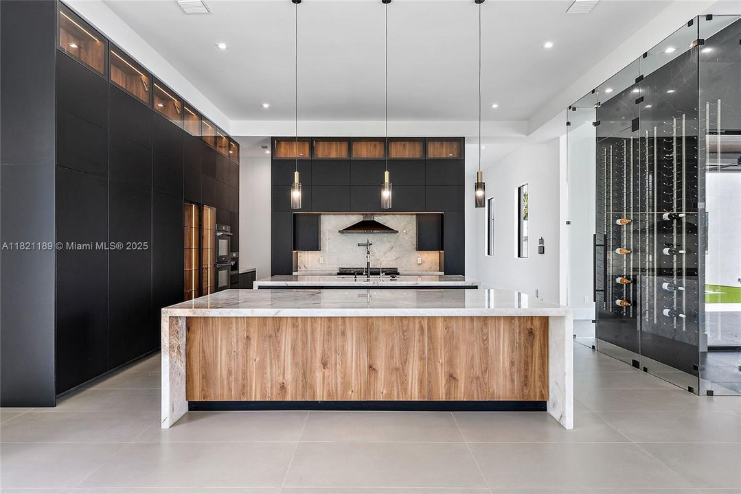 На продажу: $7,500,000 (4 спален, 4 ванн, 6378 Квадратных фут)