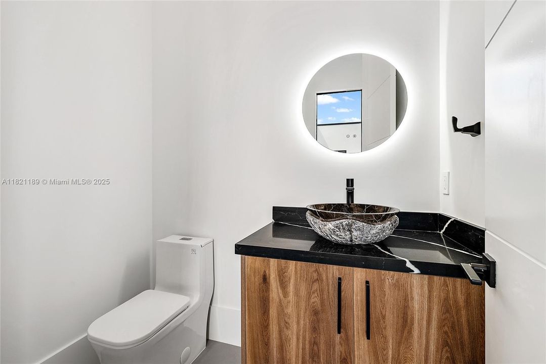 На продажу: $7,500,000 (4 спален, 4 ванн, 6378 Квадратных фут)