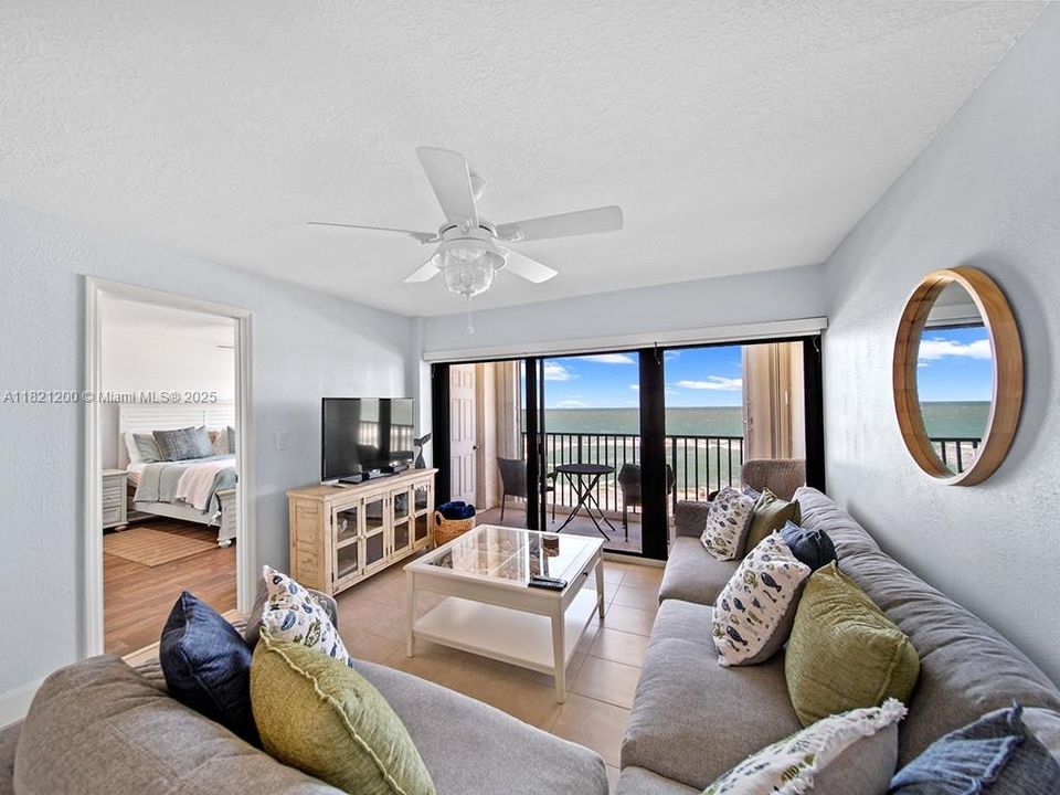 Recently Sold: $419,000 (2 beds, 2 baths, 1053 Square Feet)