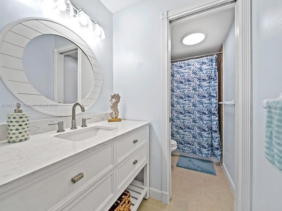 Recently Sold: $419,000 (2 beds, 2 baths, 1053 Square Feet)
