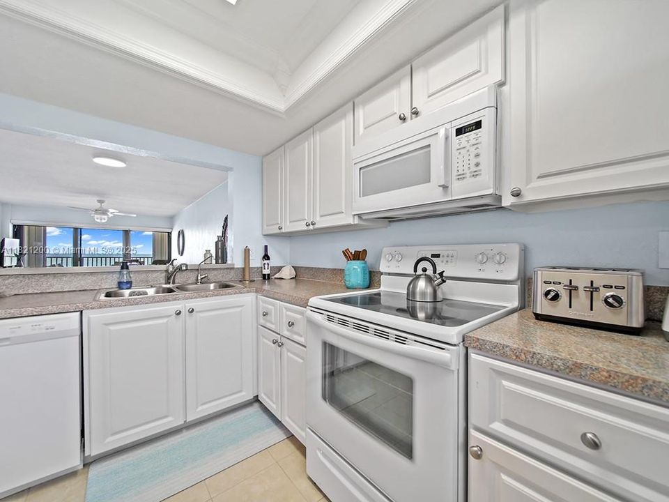 Recently Sold: $419,000 (2 beds, 2 baths, 1053 Square Feet)