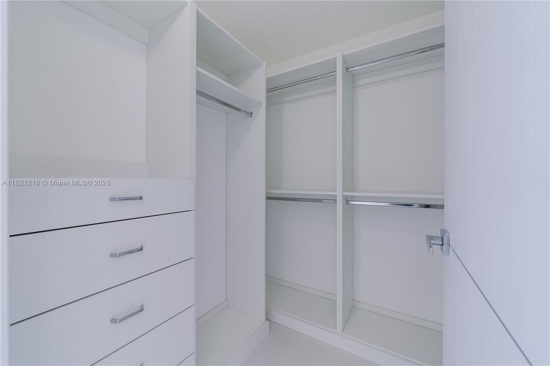 En Venta: $589,000 (2 camas, 2 baños, 1061 Pies cuadrados)