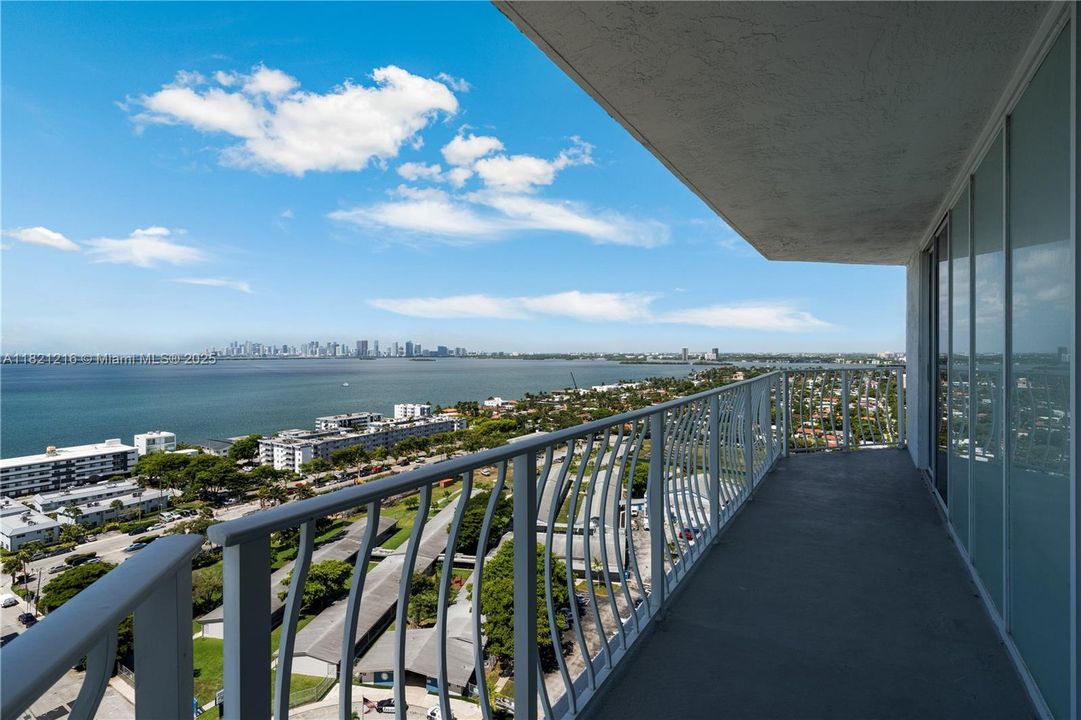 En Venta: $589,000 (2 camas, 2 baños, 1061 Pies cuadrados)