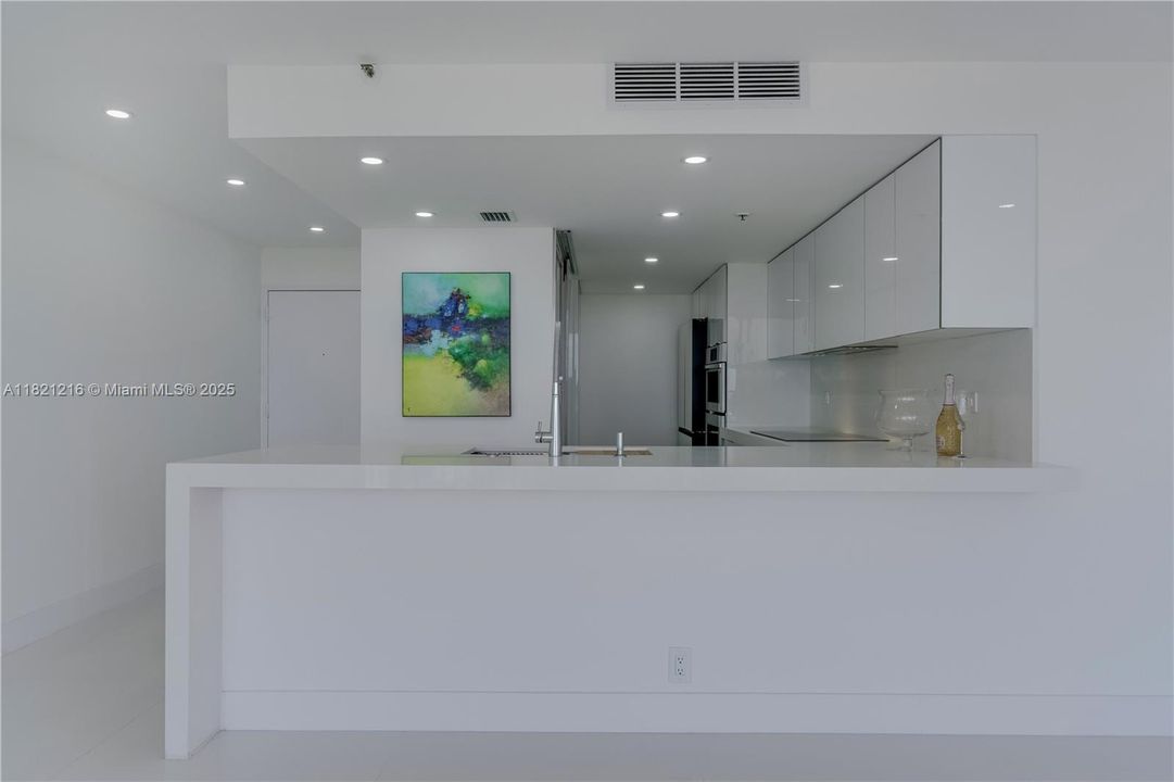En Venta: $589,000 (2 camas, 2 baños, 1061 Pies cuadrados)