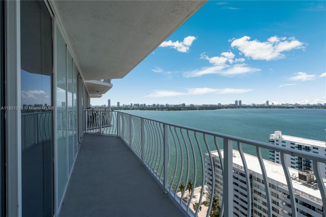 En Venta: $589,000 (2 camas, 2 baños, 1061 Pies cuadrados)