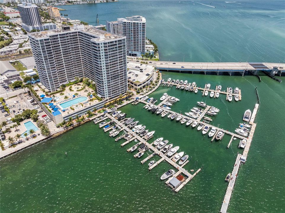 En Venta: $589,000 (2 camas, 2 baños, 1061 Pies cuadrados)