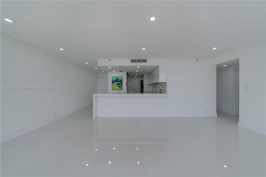 En Venta: $589,000 (2 camas, 2 baños, 1061 Pies cuadrados)