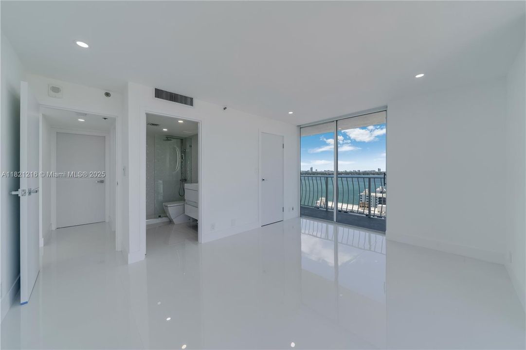 En Venta: $589,000 (2 camas, 2 baños, 1061 Pies cuadrados)