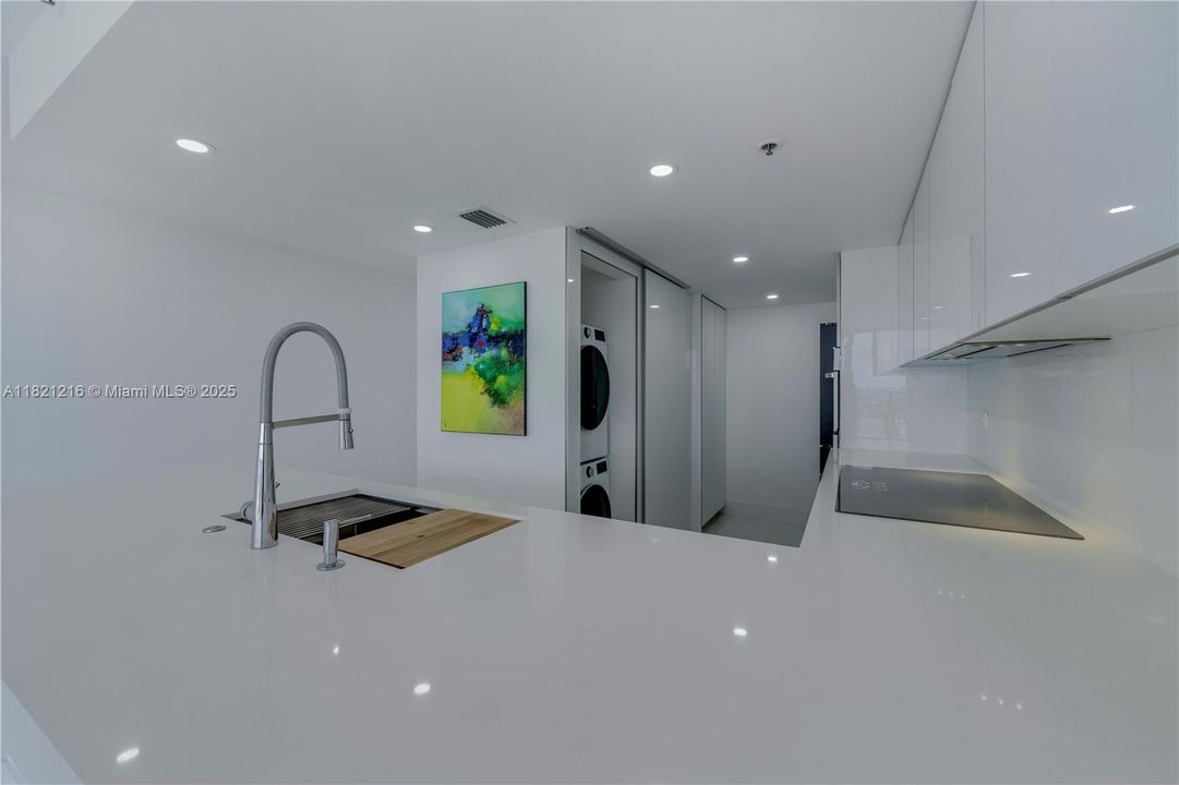 En Venta: $589,000 (2 camas, 2 baños, 1061 Pies cuadrados)
