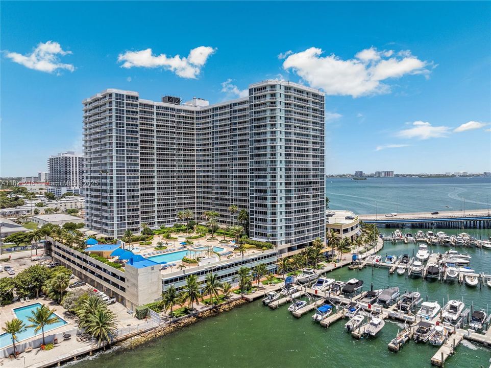 En Venta: $589,000 (2 camas, 2 baños, 1061 Pies cuadrados)